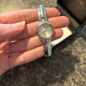 Price Drop!! Women’s Silver Watch!